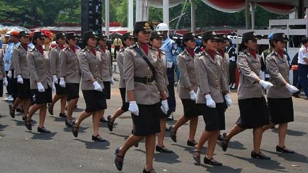 Indonesia: las mujeres del Ejército son sometidas a pruebas de virginidad