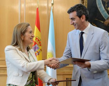 España asesorará a la Argentina en la capacitación de maquinistas de trenes