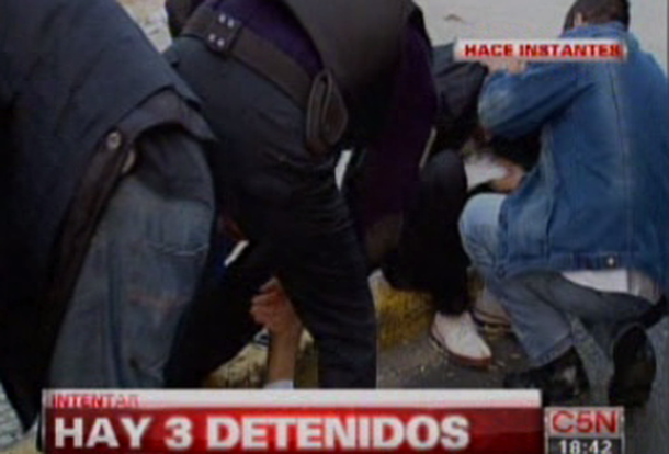 Tres hombres intentaron secuestrar a una joven en Palermo