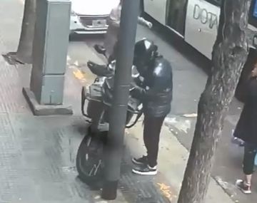 Robaba motos y subía los videos a TikTok: cayó en Lanús