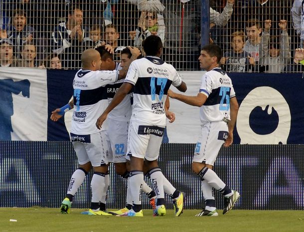 ¿Gimnasia tendrá una ventaja antideportiva en la pelea por el título ante River?