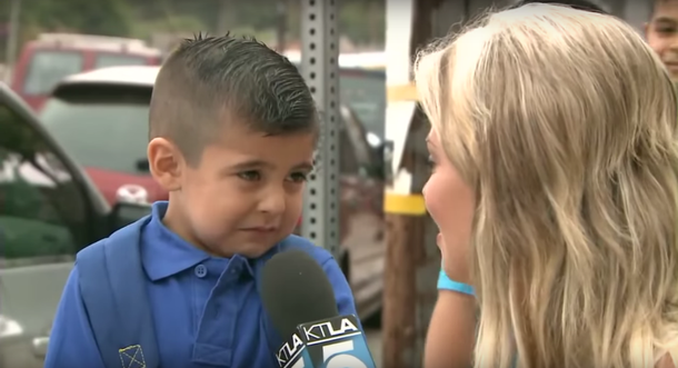 ¿Vas a extrañar a tu mamá en tu primer día de clases?: llora sin consuelo