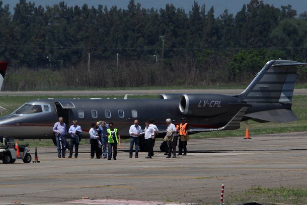 Nada cambia: los 15 aviones privados de los dirigentes de Macri en Jujuy