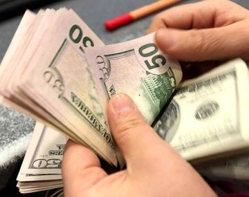 El dólar sigue sin precio