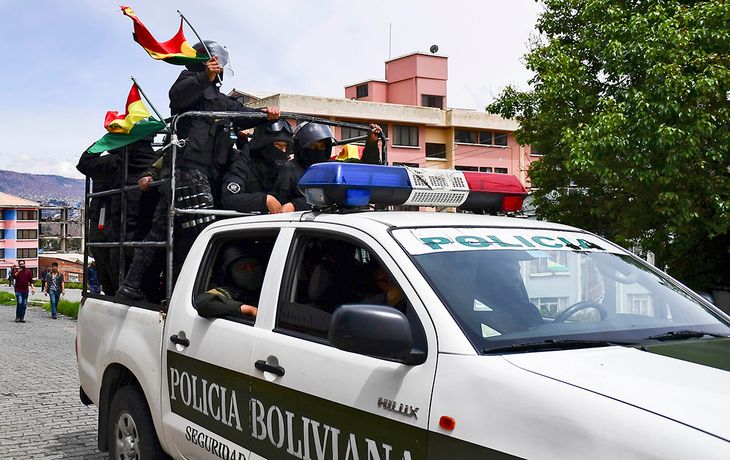 Renunció el ministro de Defensa boliviano: Jamás ordené usar las armas contra el pueblo