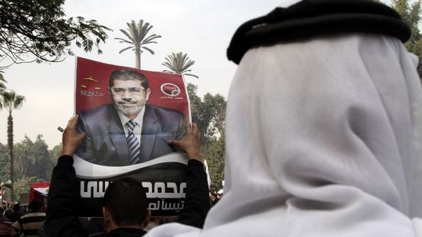 Miles de egipcios salieron a las calles a respaldar al presidente