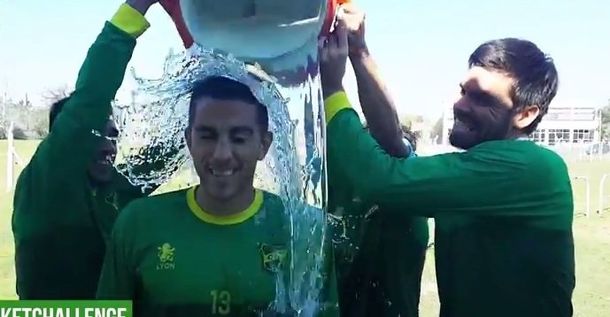 La moda del baldazo de agua helada llegó a los clubes argentinos