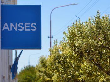 ANSES otorgará un importante bono a quienes se casen en abril 2026.