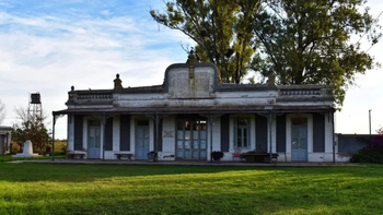 El pueblo con arquitecturas del siglo pasado y con mucho campo. El pueblo con arquitecturas del siglo pasado y con mucho campo.