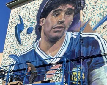 Así es el mural de Diego Maradona en Pompeya
