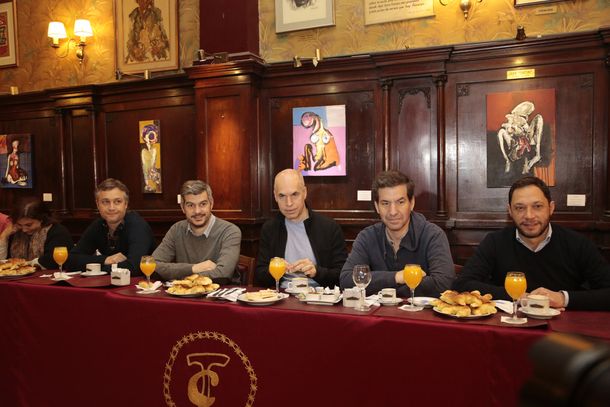 Larreta junto a los precandidatos antes del accidente
