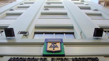 a las canchas entraran solo socios y no venderan entradas a las canchas entraran solo socios y no venderan entradas