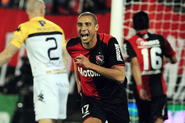Newells lo dio vuelta ante Olimpo y es único líder