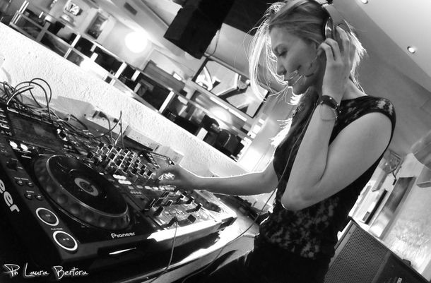 Periodistas audaces: Érica Fontana y Rama Pantorotto se animaron a ser DJs