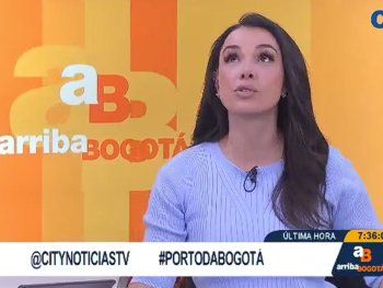 Así se sintió el terremoto en pleno vivo de la televisión de Colombia.
