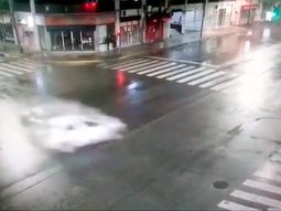 Impactante choque en Caballito: pasó un semáforo en rojo a toda velocidad y mató a otro conductor
