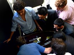 benedit: hallaron restos de polvora en su mano derecha benedit: hallaron restos de polvora en su mano derecha