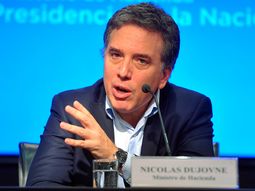 a pesar de la escalada del dolar, el gobierno mantiene como meta una inflacion del 15% a pesar de la escalada del dolar, el gobierno mantiene como meta una inflacion del 15%