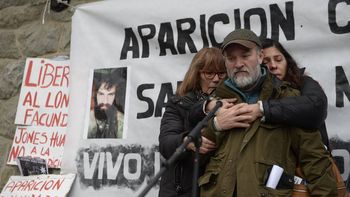 El hermano de Santiago Maldonado en una de las marchas por su aparición con vida El hermano de Santiago Maldonado en una de las marchas por su aparición con vida