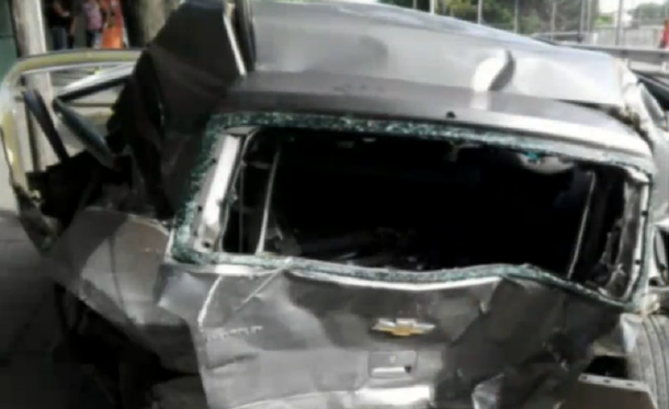 Así quedó uno de los autos