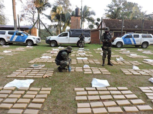 Encontraron 2033 kilos de marihuana por un valor superior a 171 millones de pesos - argentina.gob.ar