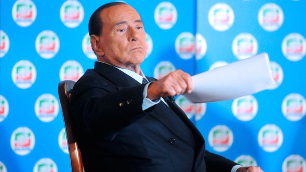Italia: Berlusconi tiene Covid-19 y fue internado por un principio de neumonía bilateral