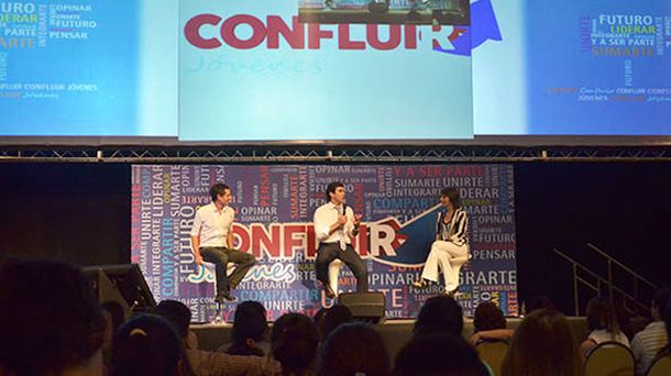 Urtubey se reunió con un grupo de jóvenes para debatir sobre el futuro de Salta