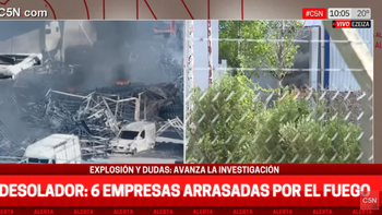 incendio en ezeiza: confirmaron que el humo no es toxico y dejaran que el fuego se apague solo incendio en ezeiza: confirmaron que el humo no es toxico y dejaran que el fuego se apague solo