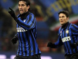 diego milito volvio a jugar y marco un gol en su regreso diego milito volvio a jugar y marco un gol en su regreso