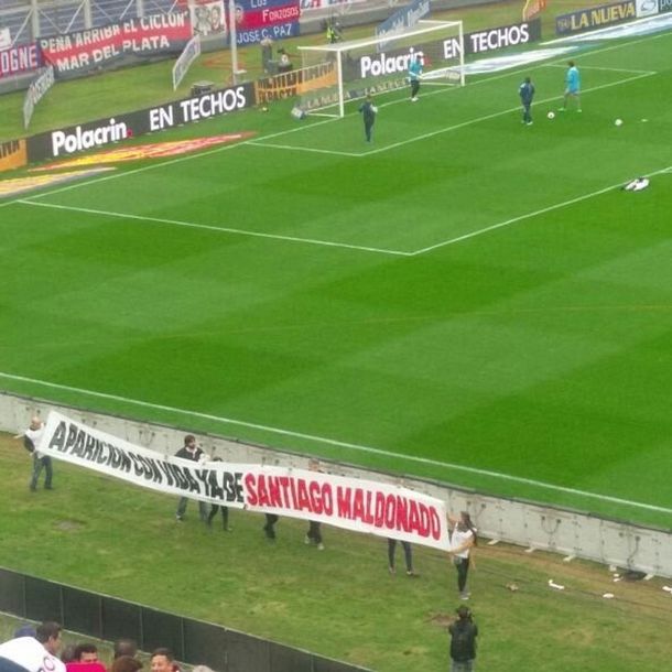 La bandera de San Lorenzo por Santiago Maldonado - Crédito: @1540TocoYMeVoy