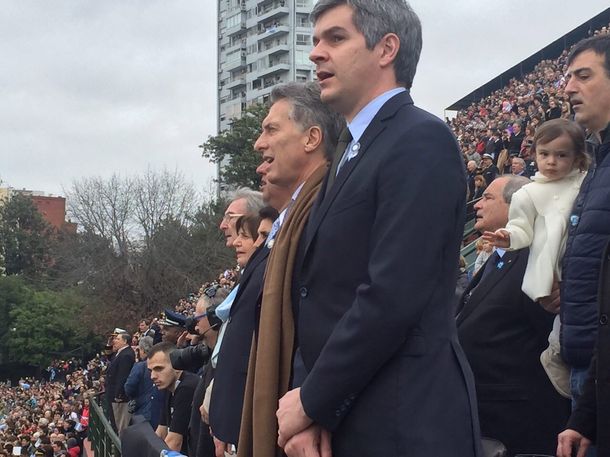 Mauricio Macri en el desfile del Bicentenario