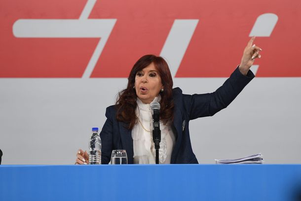 Cristina Kirchner criticó a Javier Milei por elogiar a Domingo Cavallo