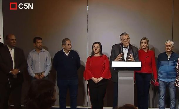 Junto a Massa, Gioja dijo que hoy anuncia una alianza y convocó a la UCR a sumarse