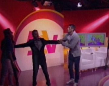 Ángel de Brito tuvo que separar a Rinaldi y Cristian U.