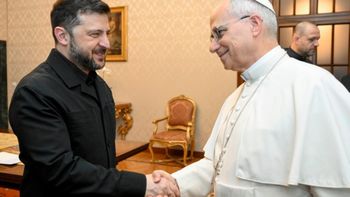el papa leon xiv recibio a zelenski, presidente de ucrania, en su residencia de verano el papa leon xiv recibio a zelenski, presidente de ucrania, en su residencia de verano