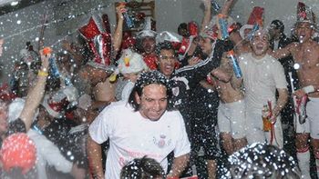 el festejo intimo de river en el vestuario el festejo intimo de river en el vestuario