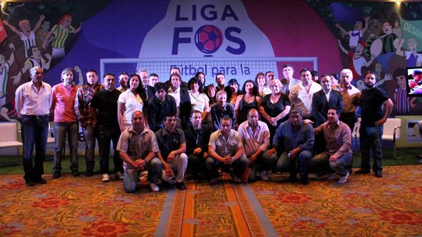 Clubes de Liga FOS presentaron sus camisetas