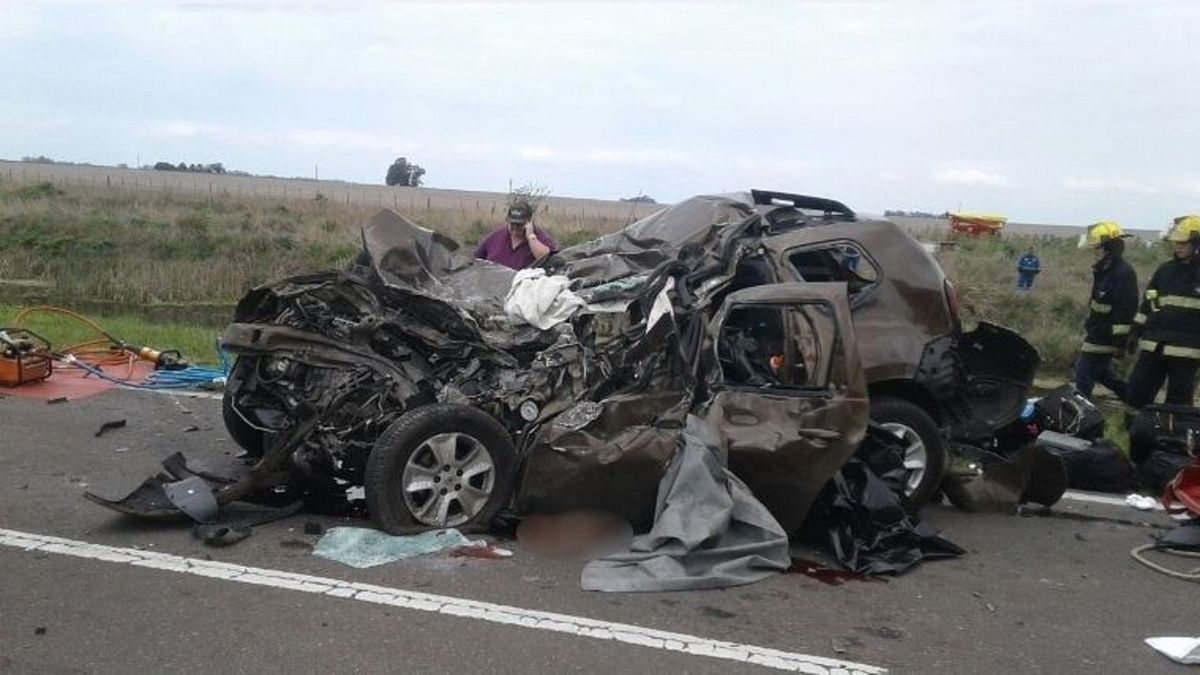 Violento choque frontal en ruta 33: tres muertos y dos heridos