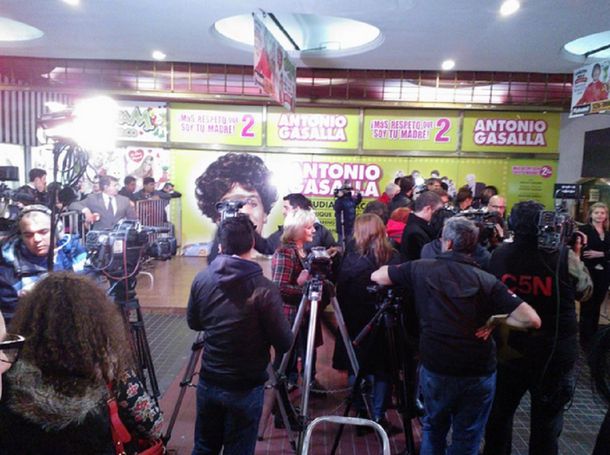 Velaron los restos de Alejandro Romay en el teatro El Nacional