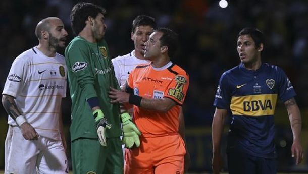 La noche del escándalo: así fue la polémica final que Boca le ganó a Central en 2015