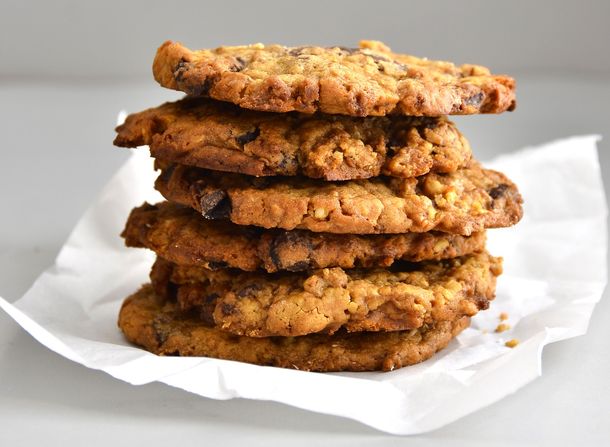 Unas cookies con granola y frutos secos que se consiguen en Mada Patisserie, la boutique dulce de la chef experta Juliana Herrera Dappe Unas cookies con granola y frutos secos que se consiguen en Mada Patisserie, la boutique dulce de la chef experta Juliana Herrera Dappe