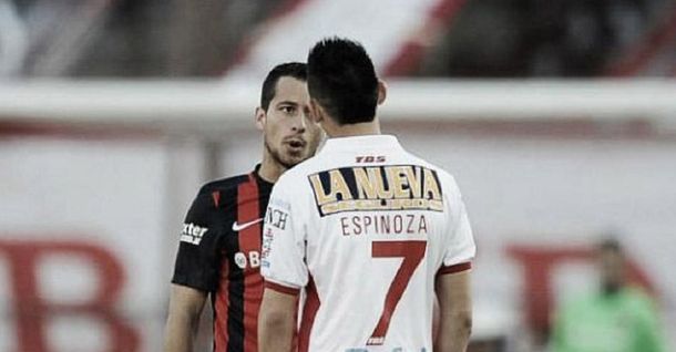 Pateó un banderín del clásico rival, pero ahora pidió perdón en Twitter