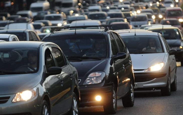 Aseguran que los embotellamientos pueden generar un ACV