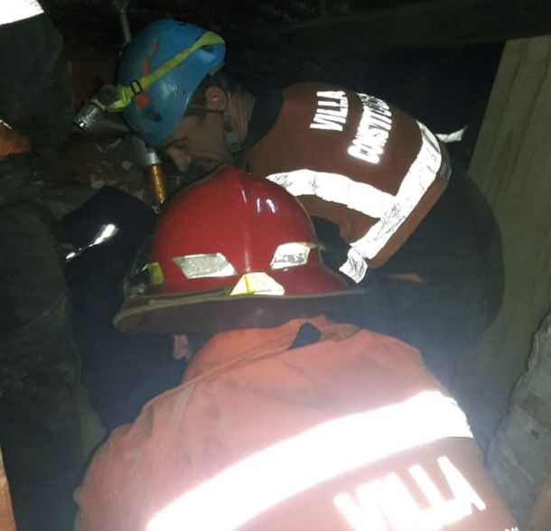 Villa Constitución: se derrumbó una casa y murió una embarazada de 8 meses