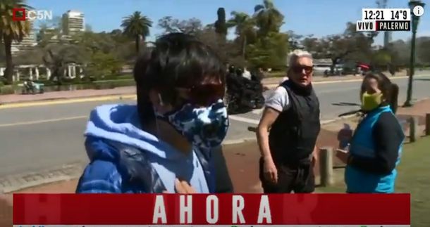 VIDEO: Agredieron a Robertito Funes Ugarte durante un móvil de C5N en Palermo
