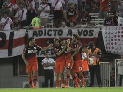 en el debut por el campeonato, river goleo a quilmes en el monumental en el debut por el campeonato, river goleo a quilmes en el monumental