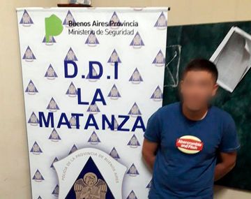 El hombre fue detenido cuando iba a jugar un partido de fútbol