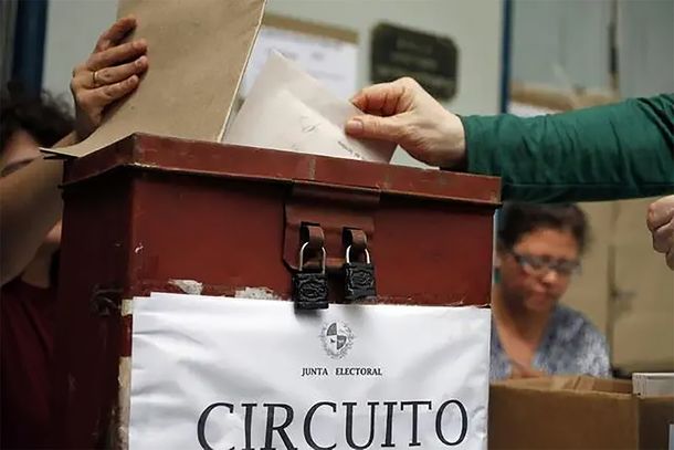 Las elecciones primarias y obligatorias se adelantarían al 2 de junio del año que viene en Uruguay.
