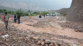 Dos personas están desaparecidas tras el alud en Jujuy Dos personas están desaparecidas tras el alud en Jujuy