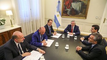 Perotti, Insfrán, Bordet, Alberto Fernández, De Pedro y Vanoli Perotti, Insfrán, Bordet, Alberto Fernández, De Pedro y Vanoli